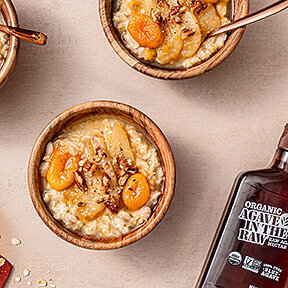 Oatmeal with Agave In The Raw Pear Compote Oatmeal with Agave In The Raw Pear Compote