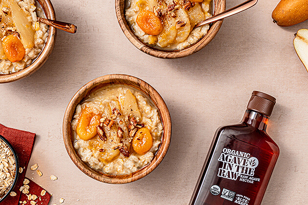 Oatmeal with Agave In The Raw Pear Compote