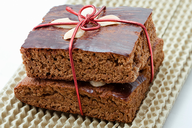 Gingerbread with Lemon Sauce