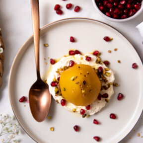 Honey and Saffron-Poached Pears with Vanilla Bean Mascarpone Honey and Saffron-Poached Pears with Vanilla Bean Mascarpone